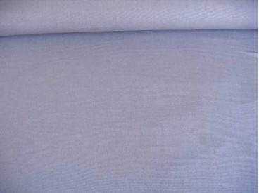 Een effen grijze katoen die past bij de grijze boerenbont ruiten, stippen en combi stoffen.  100% katoen  1.45 meter breed