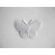 Een opstrijkbare vlinder applicatie van 5 x 3.5 cm. Wit