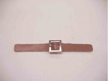 Cognac kleurig klein glad leren riempje 10x1 cm.  Kunstleer