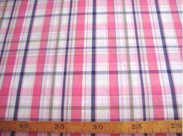 Katoen Wit met roze, taupe, marine ruit 78530