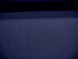 Effen katoen in de kleur donkerblauw.  100% katoen  1.45 mtr. breed.  130 gr./m²
