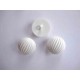 Witte knoop met golf op steeltje 25mm. wk819