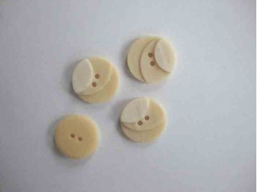 Kunststof knoop 3 kleurig Creme 20mm. 82-20  Serie 1