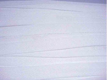Wit keperband van 14 mm. breed. 100% polyester 