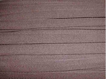 Taupe kleurig keperband van 14 mm. breed. 100% polyester