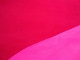 Double face fleece stof.  Zeer mooie 2 zijdige anti pilling fleece. Aan 2 kanten te gebruiken.  100% polyester  1.50 mtr.br.
