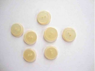 Kunststof knoop dubbel Creme 17.5mm. 603-S16