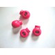 Pink kleurige kleine bolle koordstopper. 18x15 mm.
