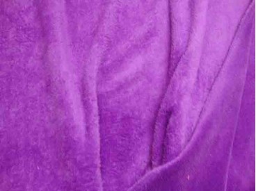 Wellness fleece paars. Zeer zachte en soepele knuffelfleece.  100% polyester  1.50 mtr breed  260 gram/m2