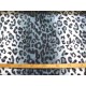 Een bontachtige velboa panter print. Naar 2 kanten, in golf, geschoren. Leuk voor kleding maar ook voor decoratie en interieur. 