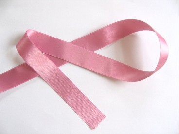 Oudroze satijnlint van 10 mm. breed.