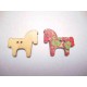 Houten knoop gekleurd Paard  P11