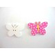Houten knoop gekleurd Vlinder met stip Pink