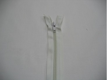 Witte/gebroken wit deelbare fijne rits 40 cm. lang  